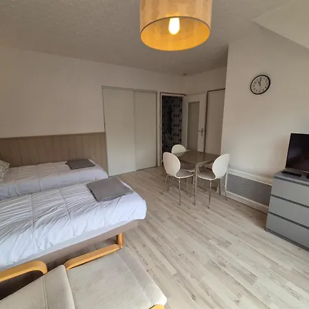 Apartment Avec Terrasse *