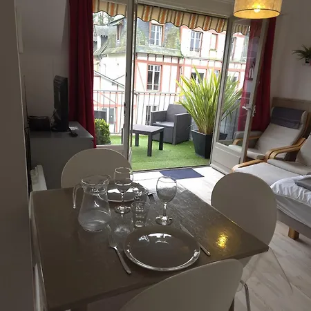 Apartment Avec Terrasse *